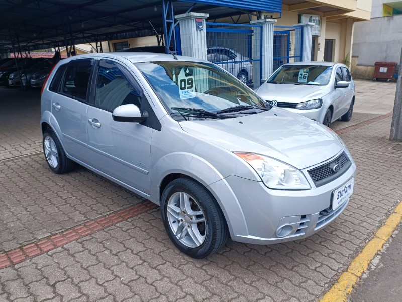 FIESTA 1.6 MPI CLASS HATCH 8V FLEX 4P MANUAL - 2009 - BOM PRINCíPIO