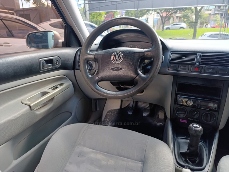 GOLF 1.6 8V GASOLINA 4P MANUAL - 2000 - CAXIAS DO SUL