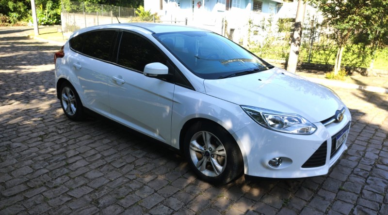 FOCUS 1.6 S 16V FLEX 4P MANUAL - 2014 - FARROUPILHA