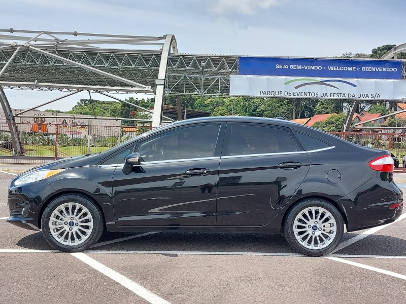 FIESTA 1.6 TITANIUM PLUS SEDAN 16V FLEX 4P AUTOMÁTICO - 2014 - CAXIAS DO SUL