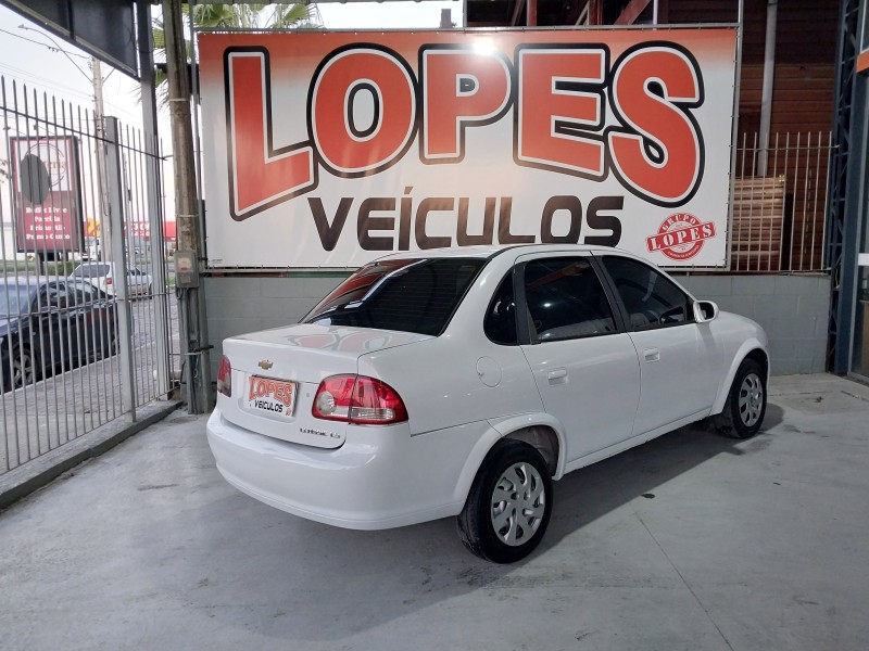 CLASSIC 1.0 MPFI LS 8V FLEX 4P MANUAL - 2015 - PORTãO