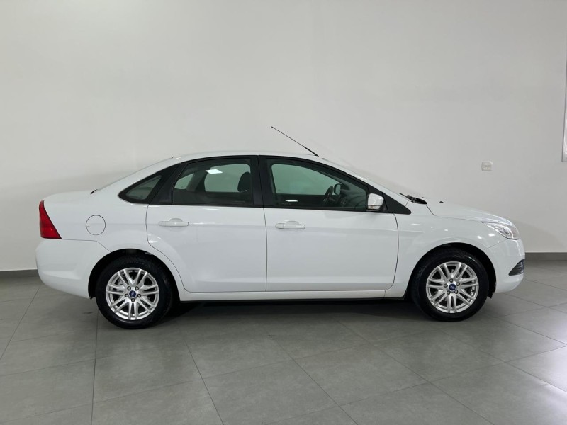 FOCUS 2.0 GLX SEDAN 16V FLEX 4P MANUAL - 2013 - FARROUPILHA