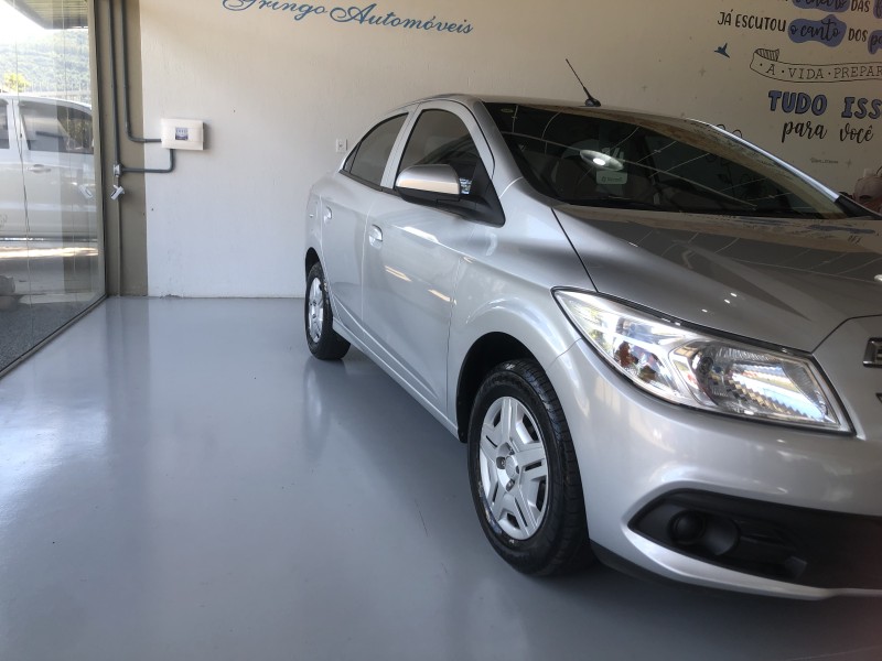 PRISMA 1.0 MPFI LT 8V FLEX 4P MANUAL - 2014 - VALE REAL