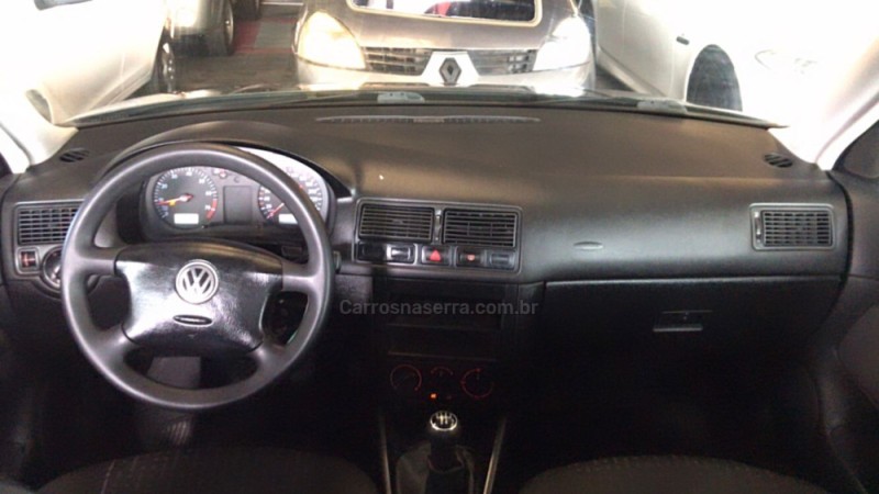 GOLF 1.6 8V GASOLINA 4P MANUAL - 2001 - CAXIAS DO SUL