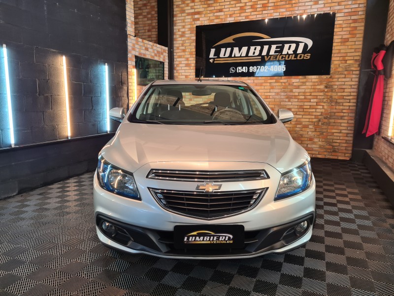 ONIX 1.4 MPFI LTZ 8V FLEX 4P MANUAL - 2014 - FARROUPILHA