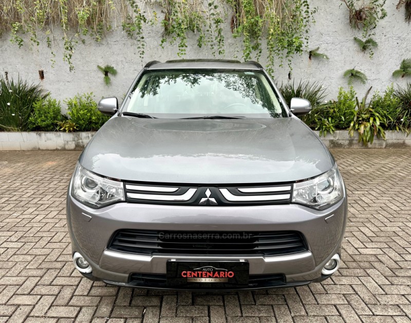 OUTLANDER 3.0 GT 4X4 V6 24V GASOLINA 4P AUTOMÁTICO - 2015 - SAPIRANGA