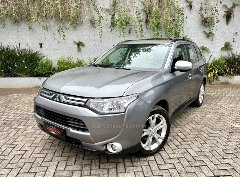 OUTLANDER 3.0 GT 4X4 V6 24V GASOLINA 4P AUTOMÁTICO