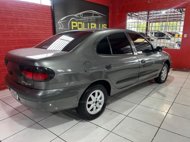 MÉGANE 2.0 RXE SEDAN 8V GASOLINA 4P MANUAL - 2000 - CAXIAS DO SUL