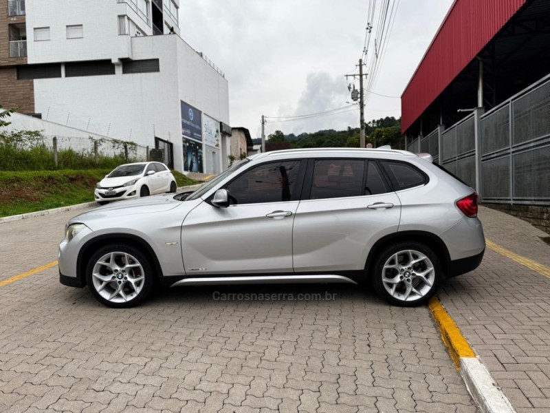 x1 3.0 28i 4x2 24v gasolina 4p automatico 2011 feliz