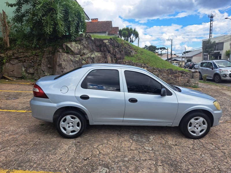 PRISMA 1.0 MPFI VHCE JOY 8V FLEX 4P MANUAL - 2011 - FARROUPILHA