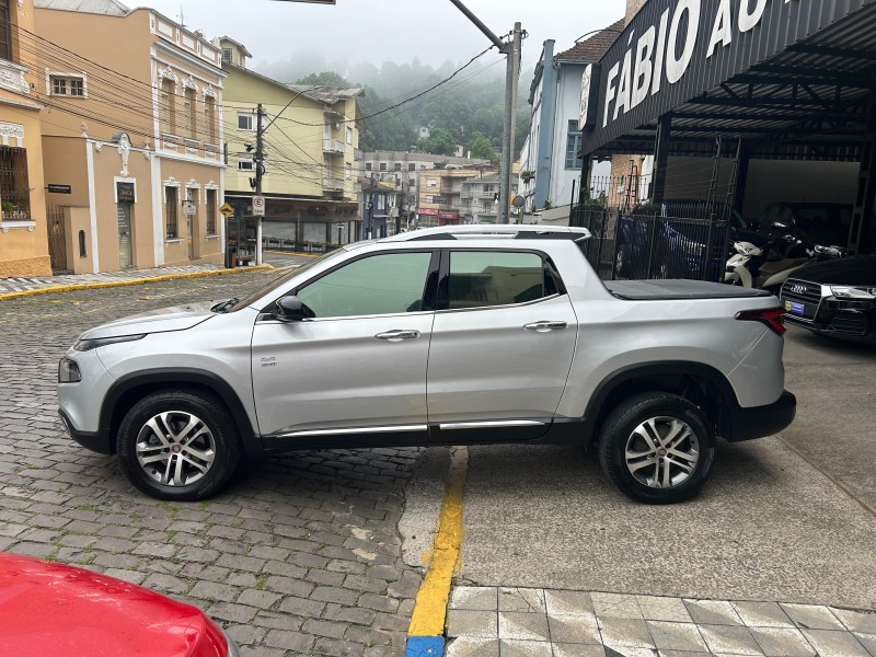 TORO 2.0 16V TURBO DIESEL VOLCANO 4WD AUTOMÁTICO