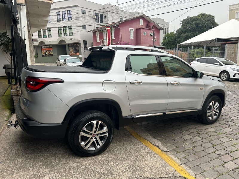 TORO 2.0 16V TURBO DIESEL VOLCANO 4WD AUTOMÁTICO - 2017 - GARIBALDI