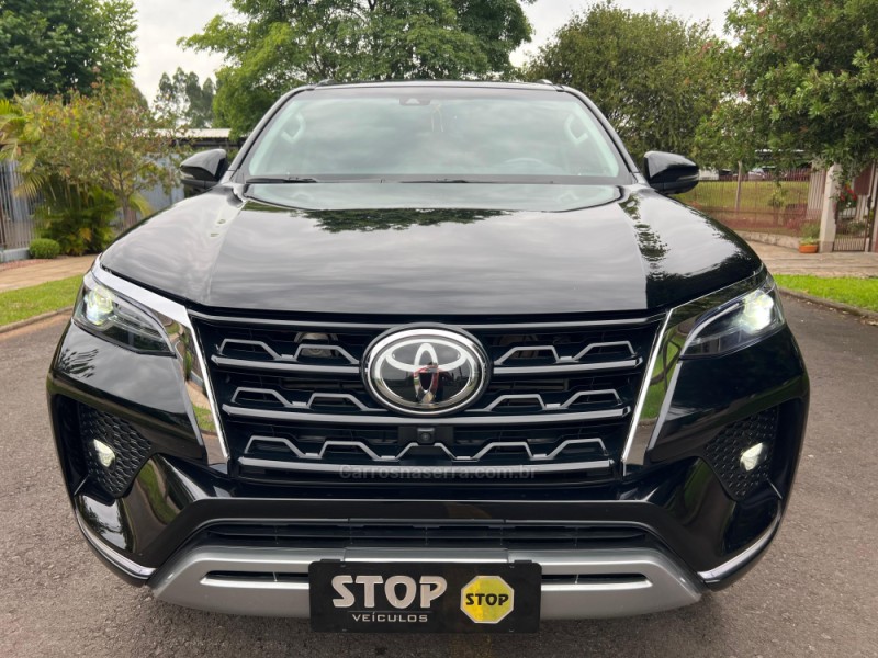 HILUX SW4 2.8 SRX 4X4 7 LUGARES 16V TURBO INTERCOOLER DIESEL 4P AUTOMÁTICO - 2023 - DOIS IRMãOS