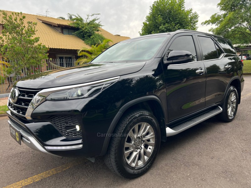 HILUX SW4 2.8 SRX 4X4 7 LUGARES 16V TURBO INTERCOOLER DIESEL 4P AUTOMÁTICO - 2023 - DOIS IRMãOS