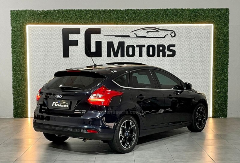 FOCUS 2.0 TITANIUM PLUS 16V FLEX 4P AUTOMÁTICO - 2015 - NOVO HAMBURGO