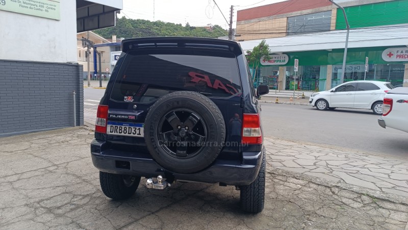 PAJERO TR4 2.0 4X4 16V 131CV GASOLINA 4P MANUAL - 2005 - FLORES DA CUNHA