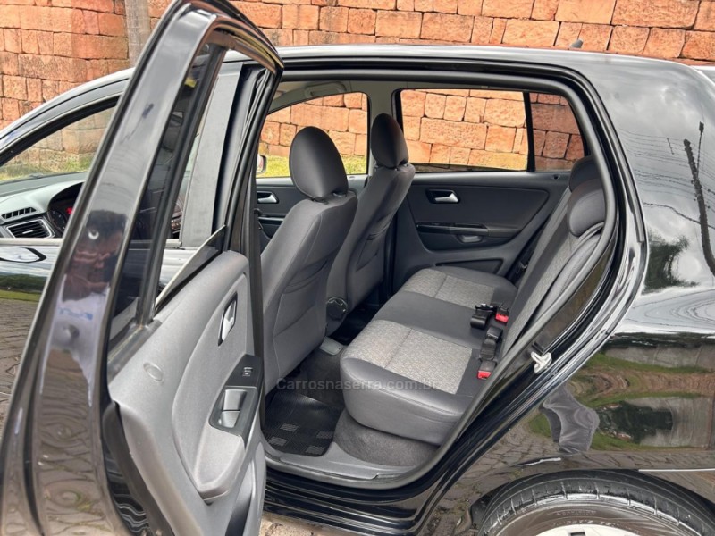 FOX 1.6 MI 8V FLEX 4P MANUAL - 2013 - VENâNCIO AIRES