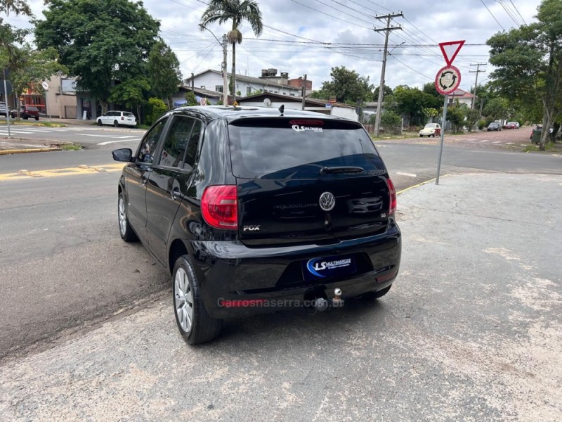 FOX 1.6 MI 8V FLEX 4P MANUAL - 2013 - VENâNCIO AIRES