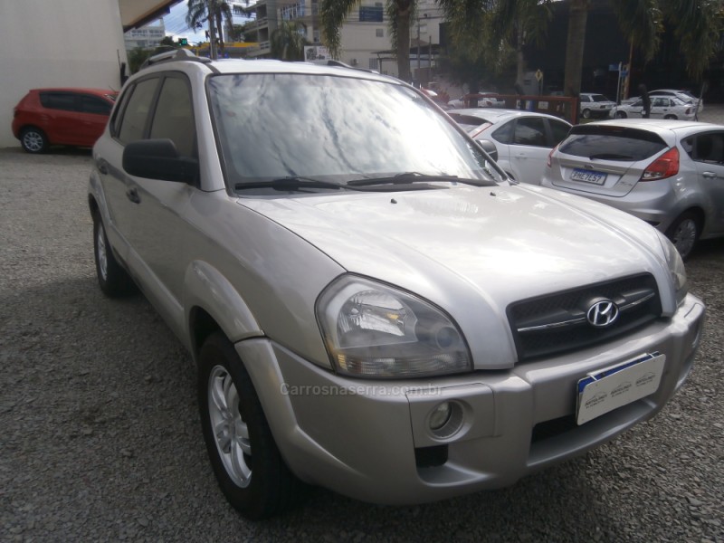 TUCSON 2.0 MPFI GL 16V 143CV 2WD GASOLINA 4P AUTOMÁTICO - 2006 - FARROUPILHA