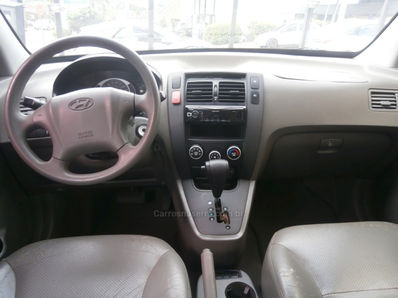 TUCSON 2.0 MPFI GL 16V 143CV 2WD GASOLINA 4P AUTOMÁTICO - 2006 - FARROUPILHA