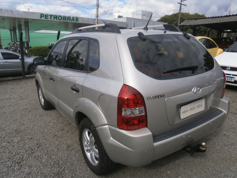 TUCSON 2.0 MPFI GL 16V 143CV 2WD GASOLINA 4P AUTOMÁTICO - 2006 - FARROUPILHA