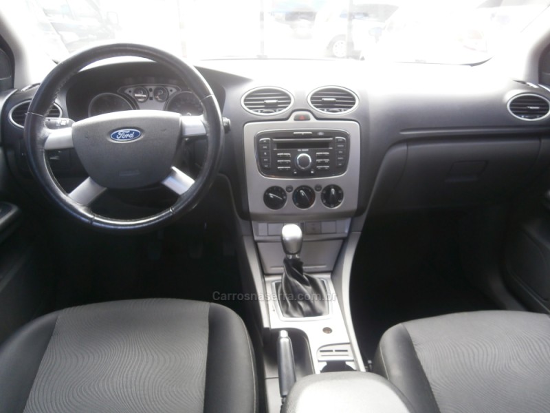 FOCUS 1.6 GLX 16V FLEX 4P MANUAL - 2013 - FARROUPILHA