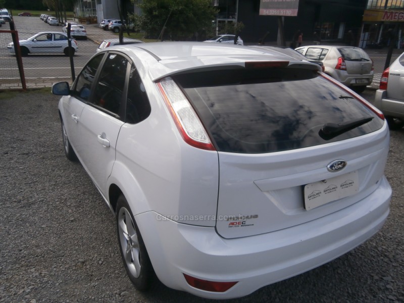 FOCUS 1.6 GLX 16V FLEX 4P MANUAL - 2013 - FARROUPILHA