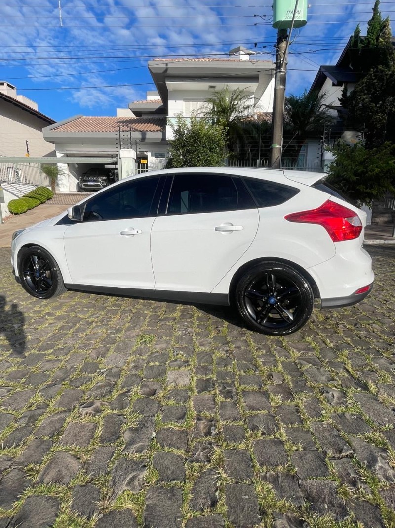 FOCUS 2.0 SE 16V FLEX 4P AUTOMÁTICO - 2015 - FARROUPILHA