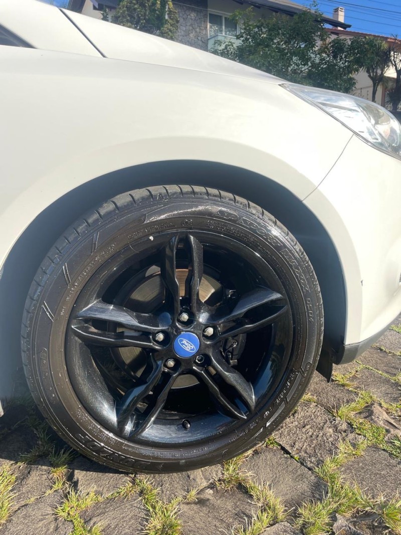 FOCUS 2.0 SE 16V FLEX 4P AUTOMÁTICO - 2015 - FARROUPILHA