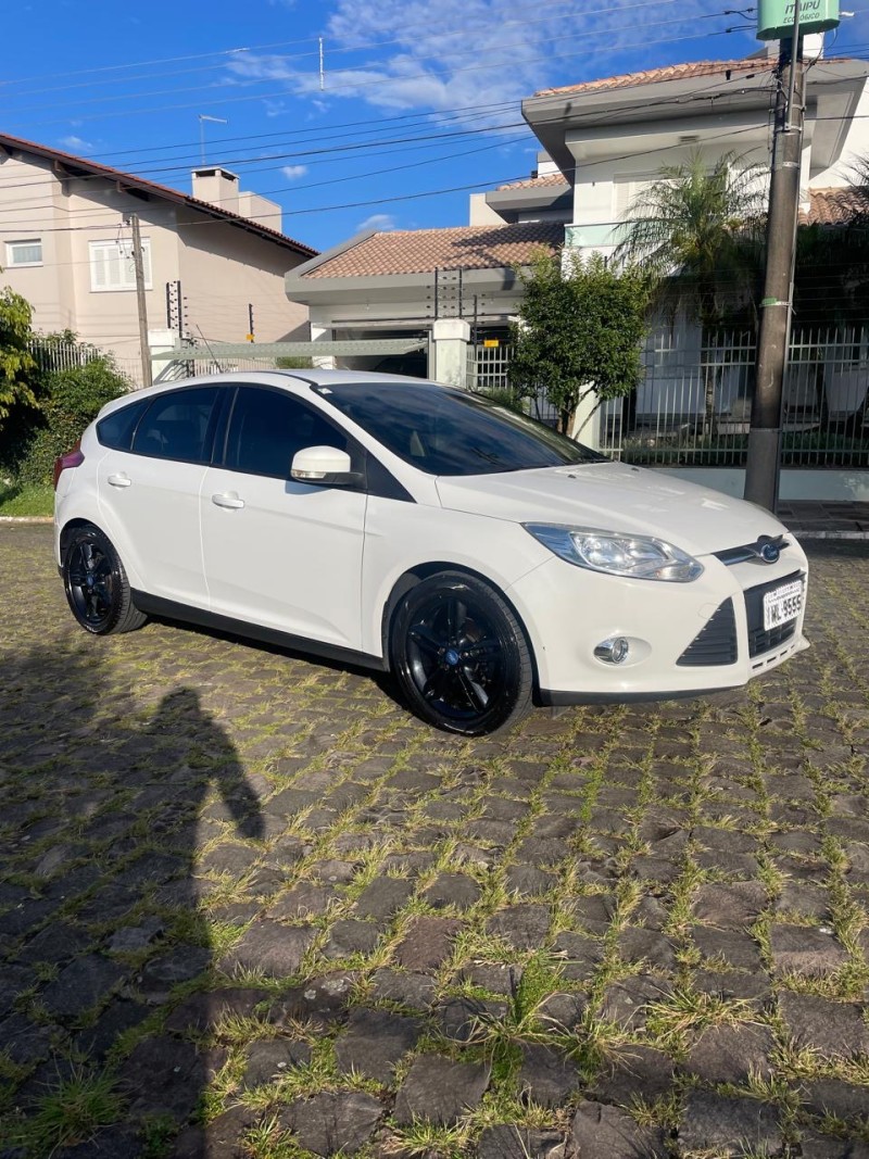 focus 2.0 se 16v flex 4p automatico 2015 farroupilha