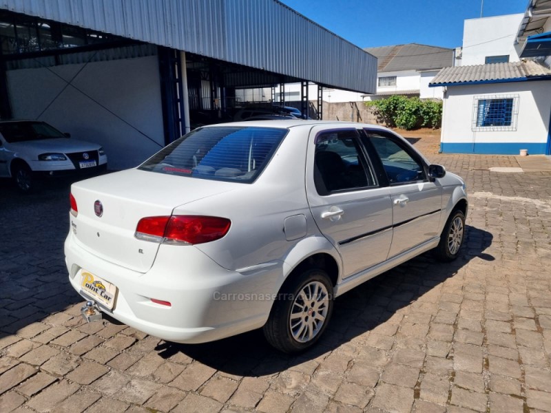 SIENA 1.0 MPI EL 8V FLEX 4P MANUAL - 2011 - VACARIA