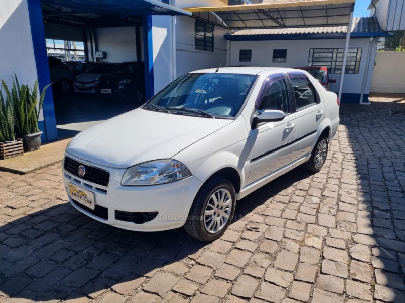 SIENA 1.0 MPI EL 8V FLEX 4P MANUAL - 2011 - VACARIA