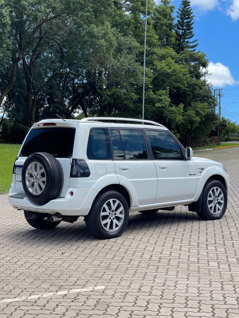 PAJERO TR4 2.0 4X4 16V 140CV FLEX 4P AUTOMÁTICO - 2014 - NOVA PETRóPOLIS