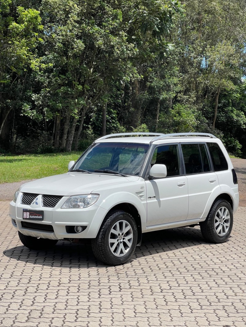 PAJERO TR4 2.0 4X4 16V 140CV FLEX 4P AUTOMÁTICO - 2014 - NOVA PETRóPOLIS