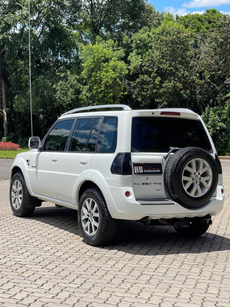 PAJERO TR4 2.0 4X4 16V 140CV FLEX 4P AUTOMÁTICO - 2014 - NOVA PETRóPOLIS