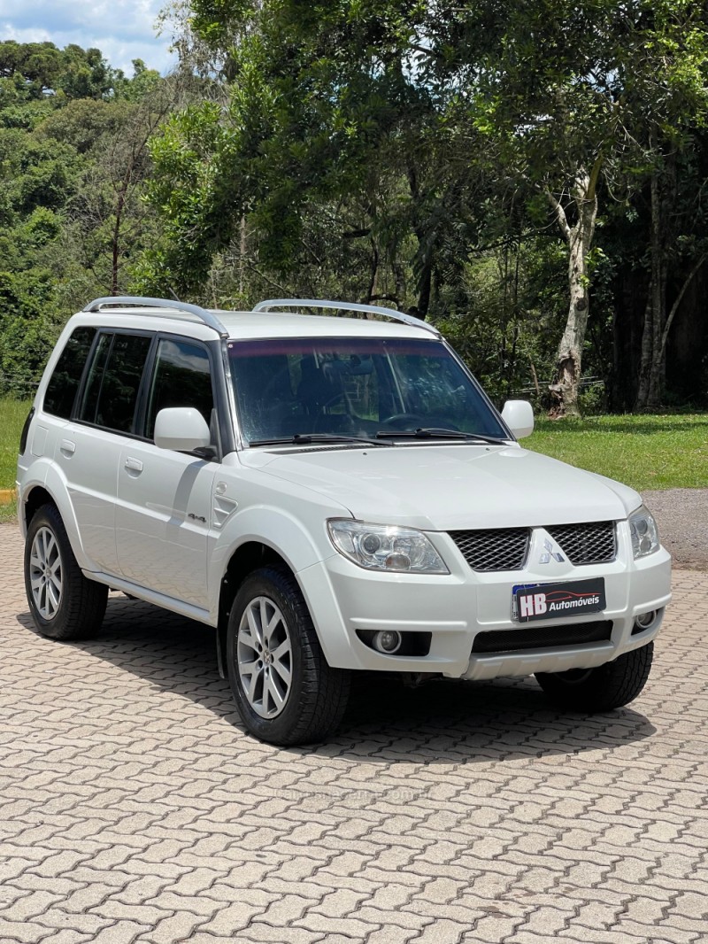 PAJERO TR4 2.0 4X4 16V 140CV FLEX 4P AUTOMÁTICO - 2014 - NOVA PETRóPOLIS