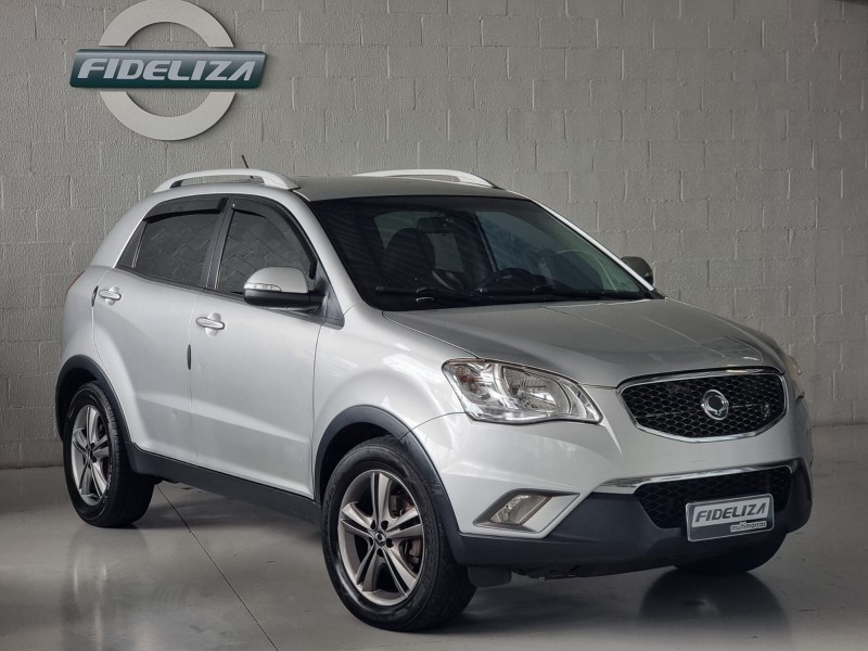 korando 2.0 gl 4x4 16v turbo diesel 4p manual 2011 farroupilha