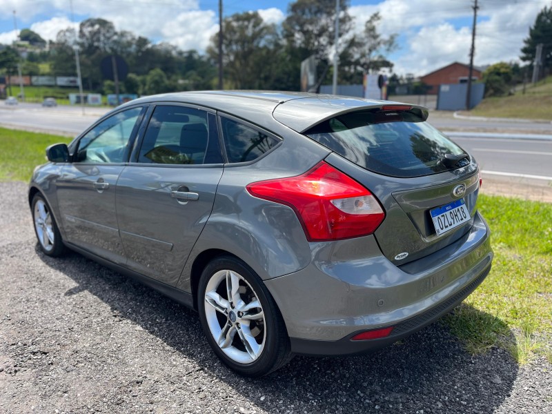 FOCUS 2.0 SE 16V FLEX 4P AUTOMÁTICO - 2015 - FARROUPILHA