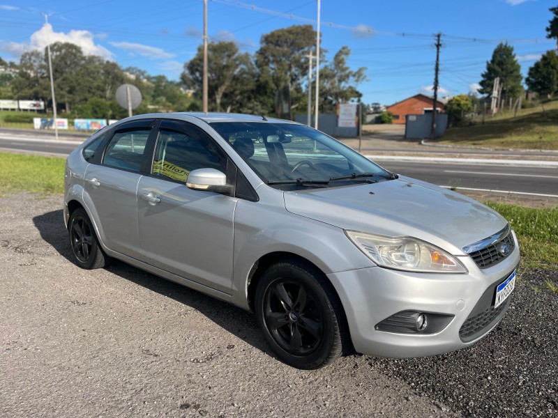 FOCUS 2.0 GLX 16V GASOLINA 4P MANUAL - 2009 - FARROUPILHA