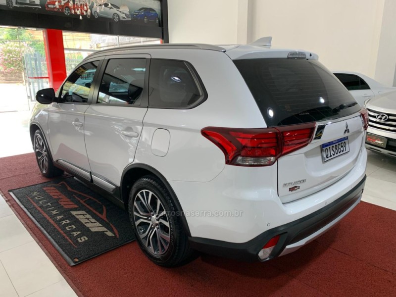 OUTLANDER 2.0 COMFORT 16V GASOLINA 4P AUTOMÁTICO - 2018 - NOVO HAMBURGO