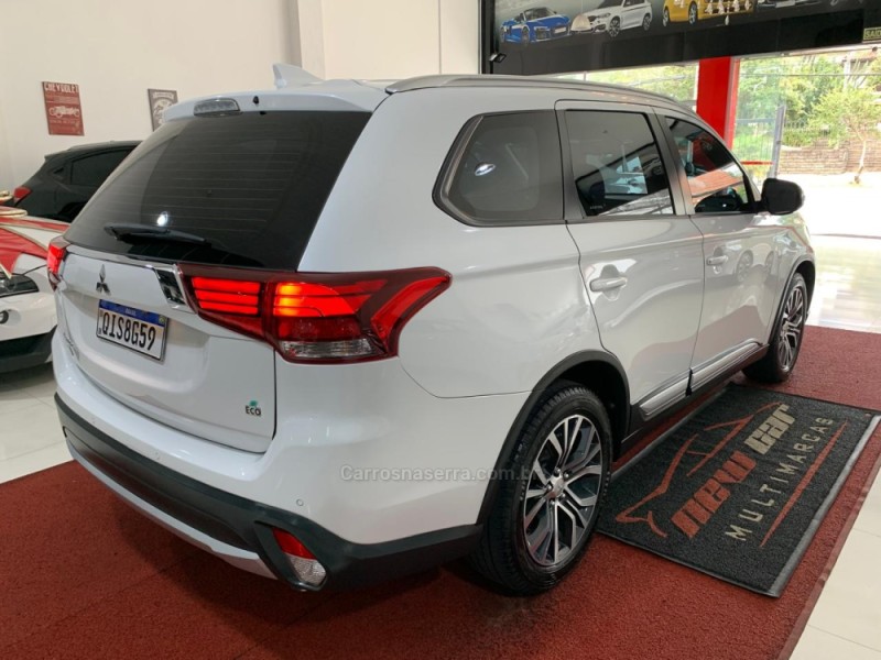 OUTLANDER 2.0 COMFORT 16V GASOLINA 4P AUTOMÁTICO - 2018 - NOVO HAMBURGO