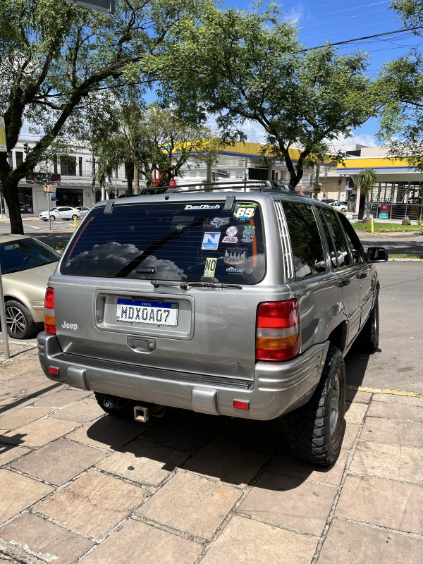 GRAND CHEROKEE 4.0 LAREDO 4X4 6I 12V GASOLINA 4P AUTOMÁTICO - 1998 - FARROUPILHA