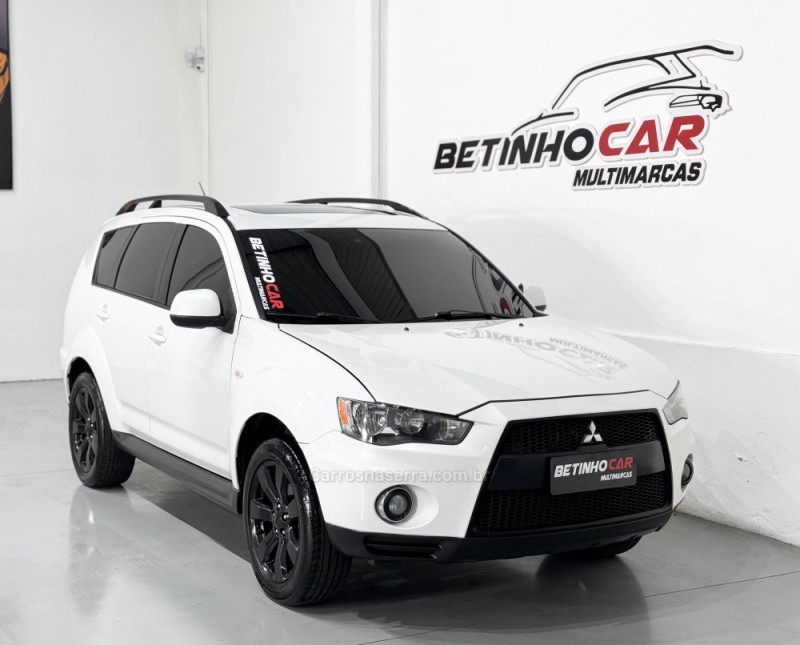 OUTLANDER 3.0 GT 4X4 V6 24V GASOLINA 4P AUTOMÁTICO - 2011 - ESTâNCIA VELHA