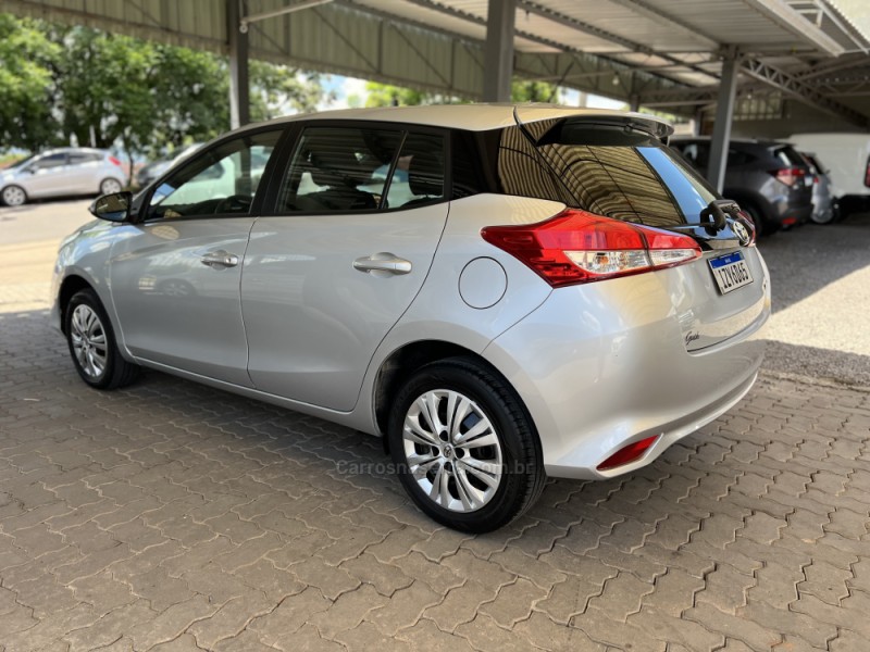 YARIS 1.3 XL LIVE 16V FLEX 4P MANUAL - 2020 - BOM PRINCíPIO