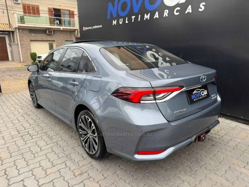 COROLLA 1.8 ALTIS PREMIUM 16V HÍBRIDO 4P AUTOMÁTICO - 2023 - ESTâNCIA VELHA