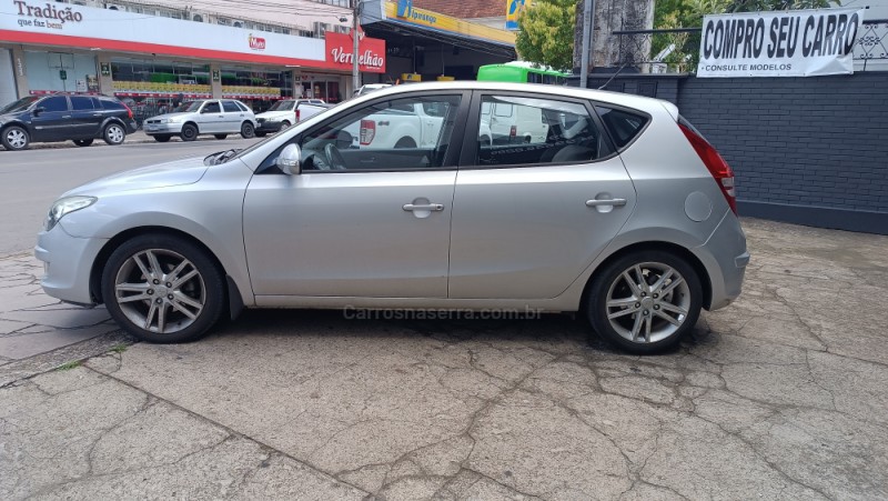 I30 2.0 MPI 16V GASOLINA 4P MANUAL - 2011 - FLORES DA CUNHA