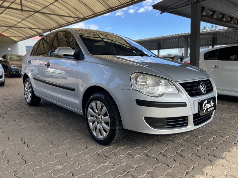 POLO SEDAN 1.6 MI 8V FLEX 4P MANUAL - 2010 - BOM PRINCíPIO