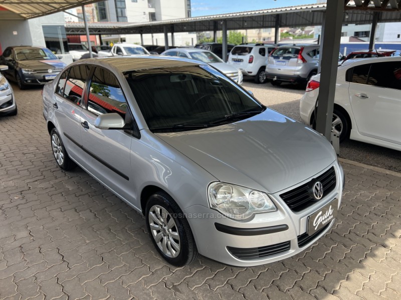 POLO SEDAN 1.6 MI 8V FLEX 4P MANUAL - 2010 - BOM PRINCíPIO