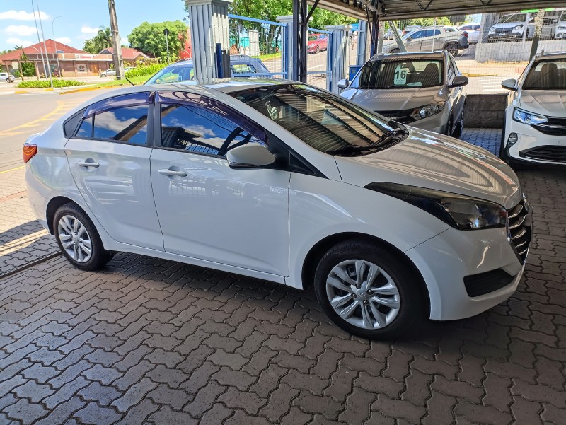 HB20S 1.6 COMFORT PLUS 16V FLEX 4P MANUAL - 2016 - BOM PRINCíPIO