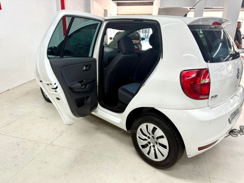 FOX 1.0 MI BLUEMOTION 8V FLEX 4P MANUAL - 2014 - CAXIAS DO SUL